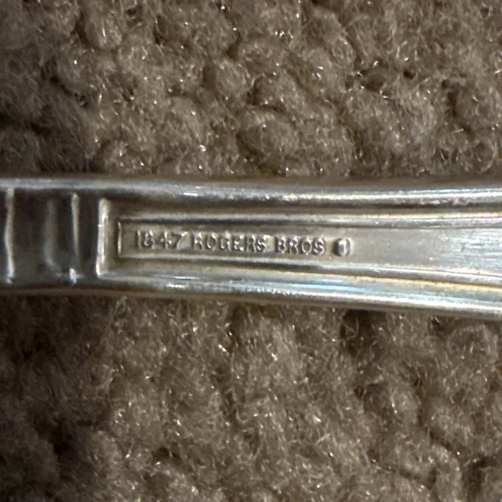 Vintage Rogers Bros 1847 Ambassador Pattern Soup Spoons 5